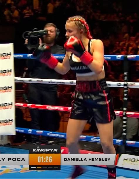 boxer flashes crowd after fight|OnlyFans model Daniella Hemsley flashes crowd to celebrate。